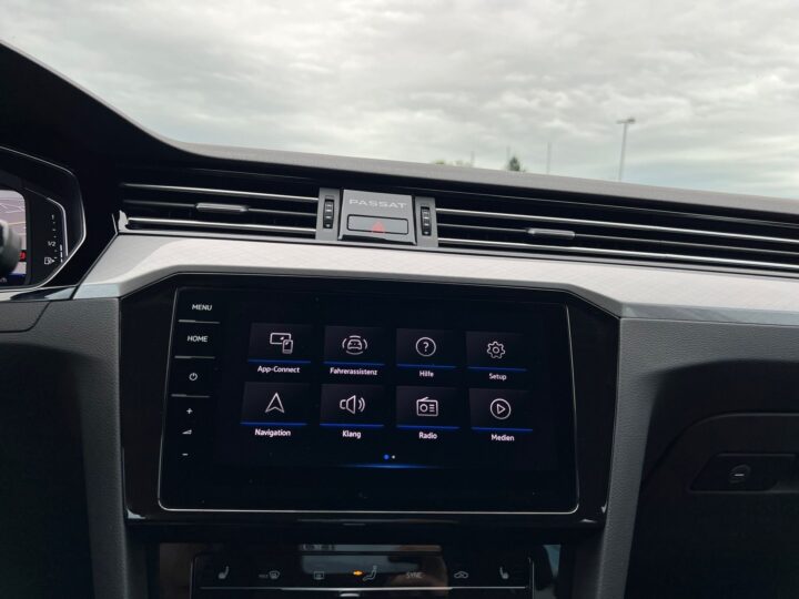 Abbildung Fahrzeugdetailansicht Volkswagen Passat Variant - Nr. 18