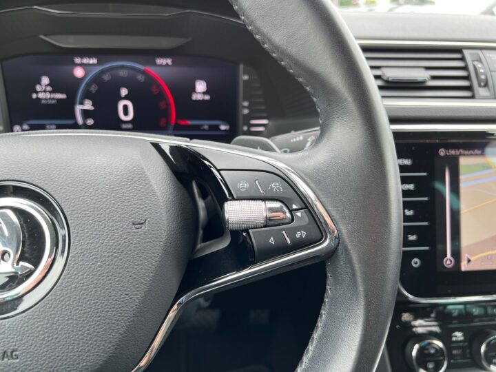 Abbildung Fahrzeugdetailansicht Skoda Superb - Nr. 38