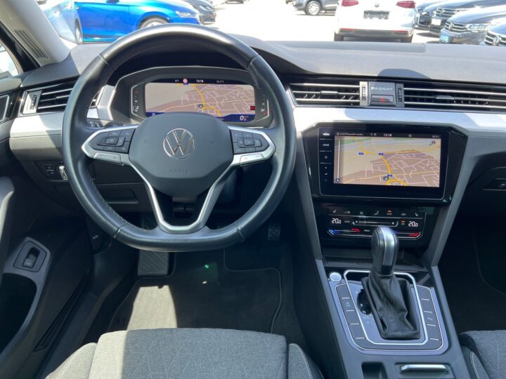Abbildung Fahrzeugdetailansicht Volkswagen Passat Variant - Nr. 10