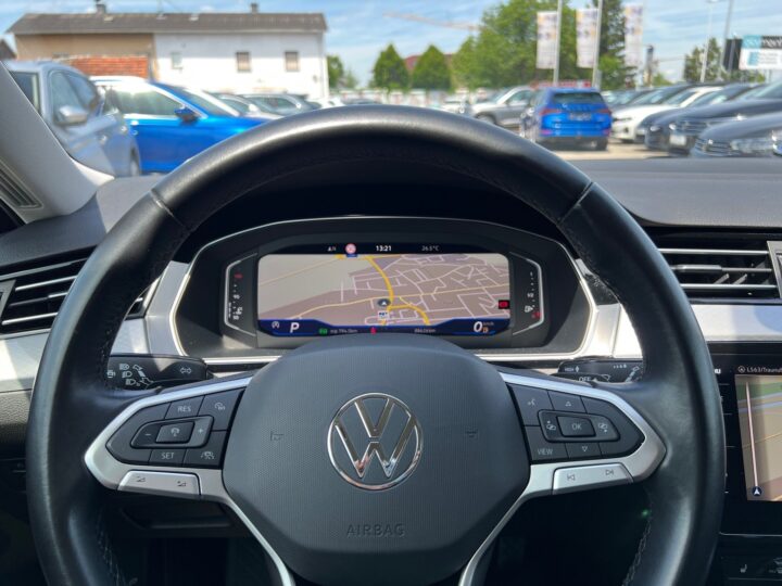 Abbildung Fahrzeugdetailansicht Volkswagen Passat Variant - Nr. 15