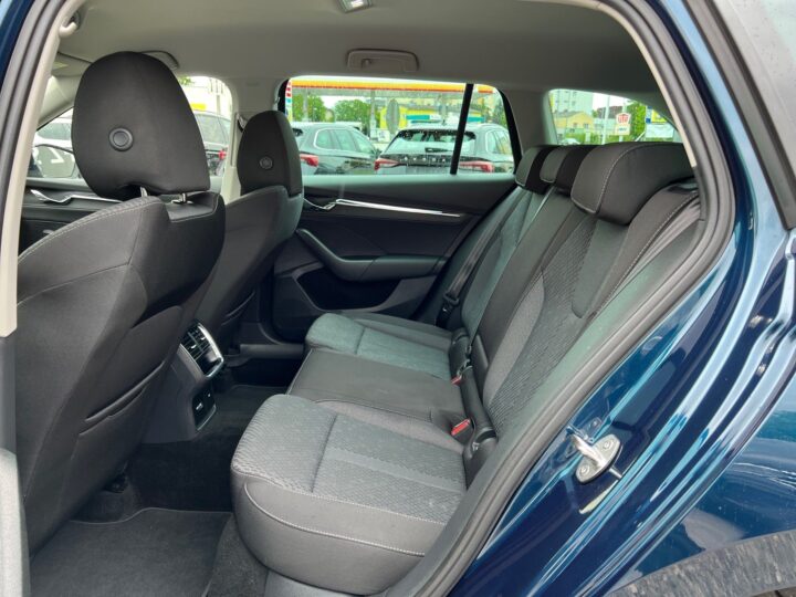 Abbildung Fahrzeugdetailansicht Skoda Octavia - Nr. 13