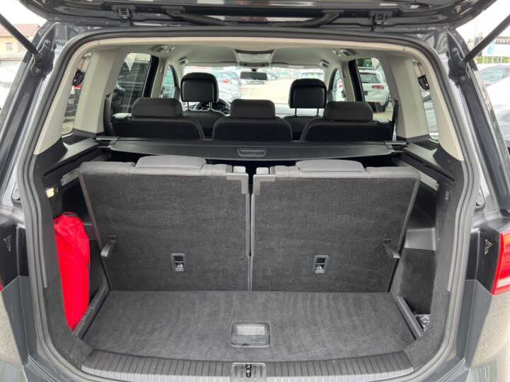 Abbildung Fahrzeugdetailansicht Volkswagen Touran - Nr. 15