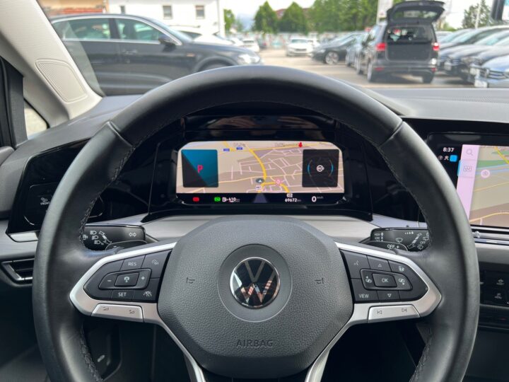 Abbildung Fahrzeugdetailansicht Volkswagen Golf Variant - Nr. 15