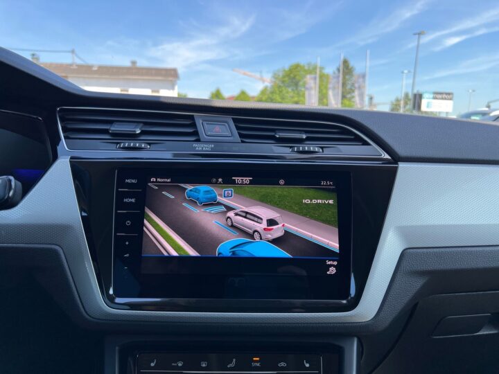 Abbildung Fahrzeugdetailansicht Volkswagen Touran - Nr. 23
