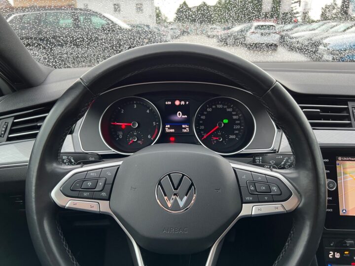 Abbildung Fahrzeugdetailansicht Volkswagen Passat Variant - Nr. 15