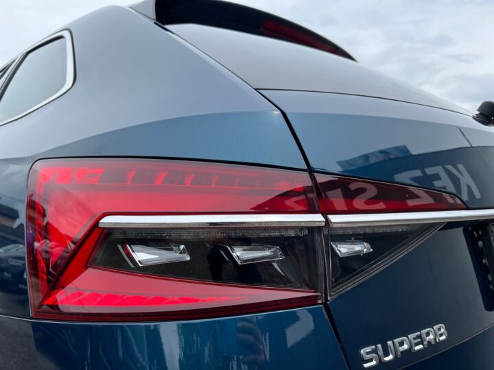 Abbildung Fahrzeugdetailansicht Skoda Superb - Nr. 37