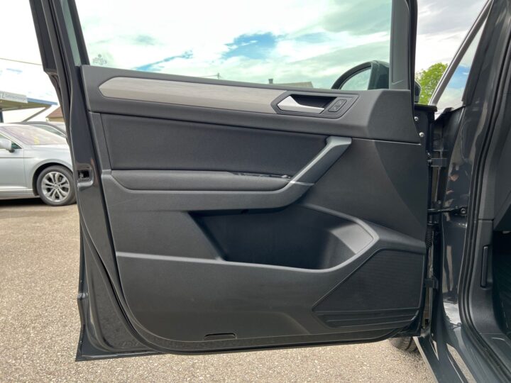 Abbildung Fahrzeugdetailansicht Volkswagen Touran - Nr. 29