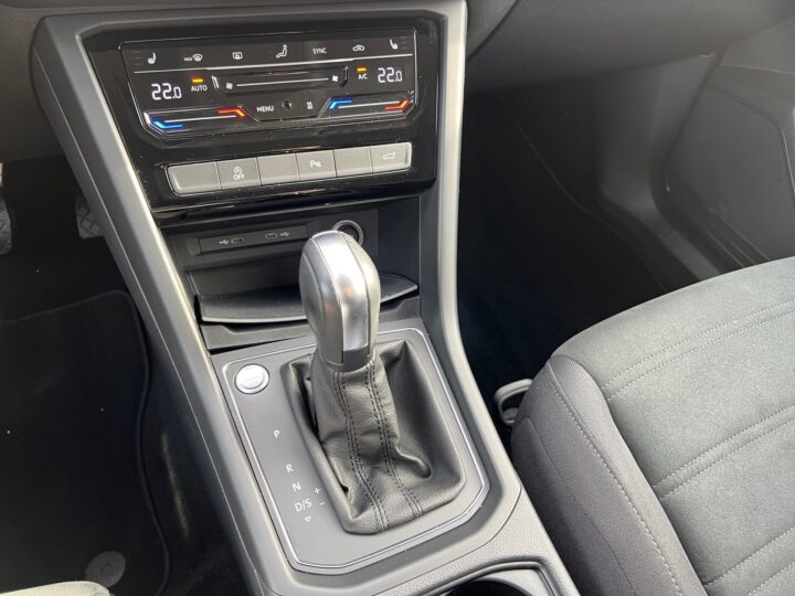 Abbildung Fahrzeugdetailansicht Volkswagen Touran - Nr. 29