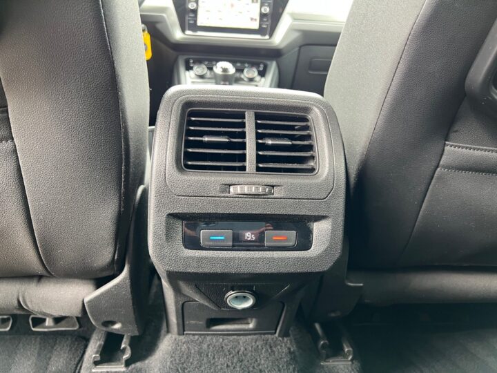 Abbildung Fahrzeugdetailansicht Volkswagen Touran - Nr. 32