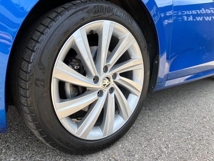 Abbildung Fahrzeugdetailansicht Skoda Octavia - Nr. 37