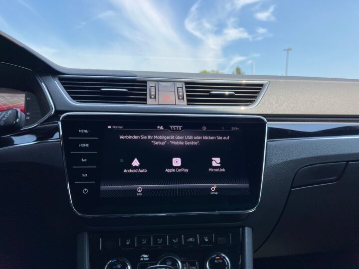 Abbildung Fahrzeugdetailansicht Skoda Superb - Nr. 21