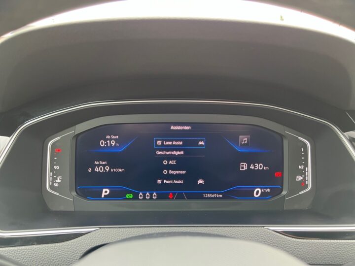 Abbildung Fahrzeugdetailansicht Volkswagen Passat Variant - Nr. 17