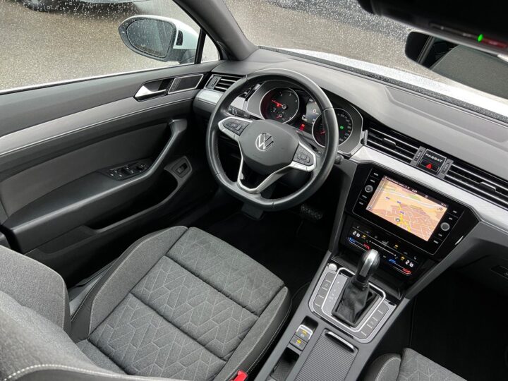 Abbildung Fahrzeugdetailansicht Volkswagen Passat Variant - Nr. 11