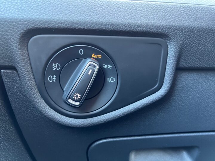 Abbildung Fahrzeugdetailansicht Volkswagen Touran - Nr. 44