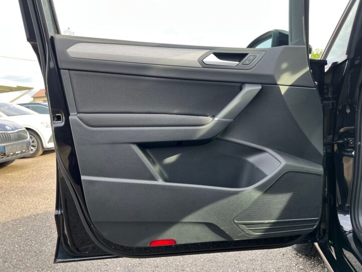 Abbildung Fahrzeugdetailansicht Volkswagen Touran - Nr. 30