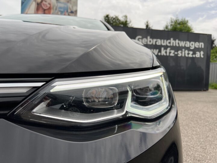 Abbildung Fahrzeugdetailansicht Volkswagen Golf Variant - Nr. 35
