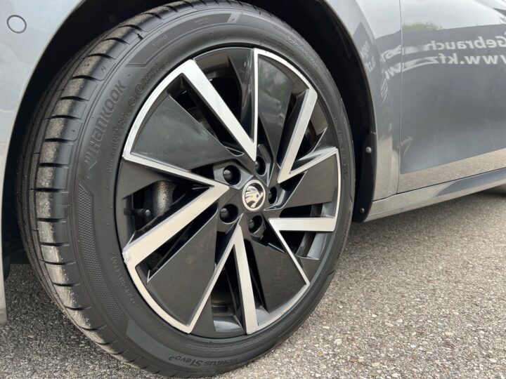 Abbildung Fahrzeugdetailansicht Skoda Octavia - Nr. 37
