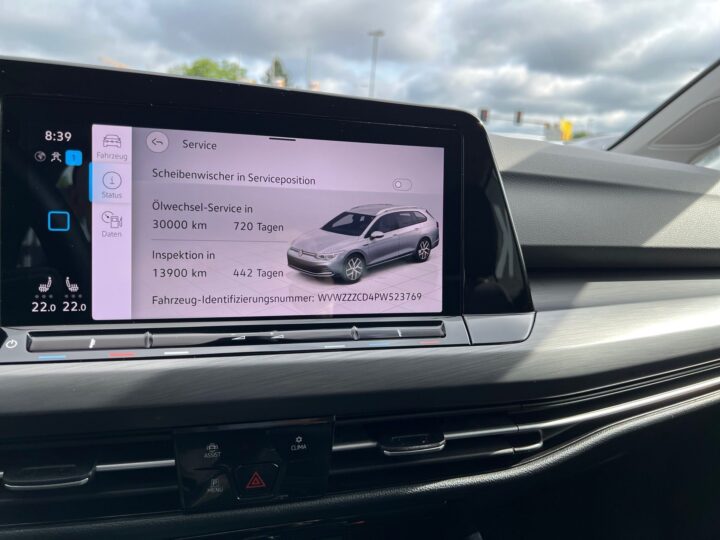 Abbildung Fahrzeugdetailansicht Volkswagen Golf Variant - Nr. 27