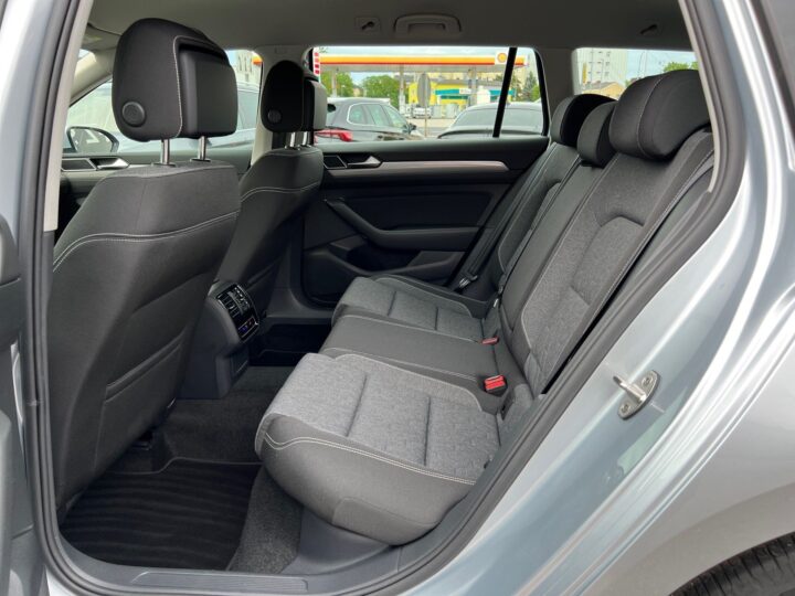 Abbildung Fahrzeugdetailansicht Volkswagen Passat Variant - Nr. 13