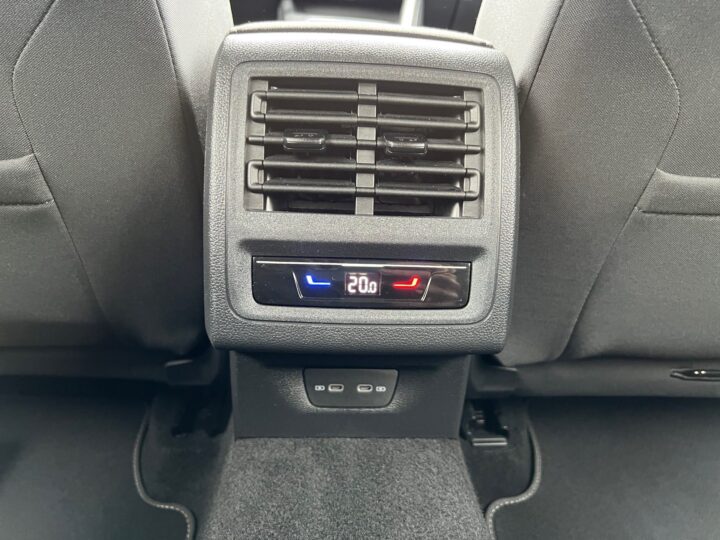 Abbildung Fahrzeugdetailansicht Volkswagen Golf Variant - Nr. 32