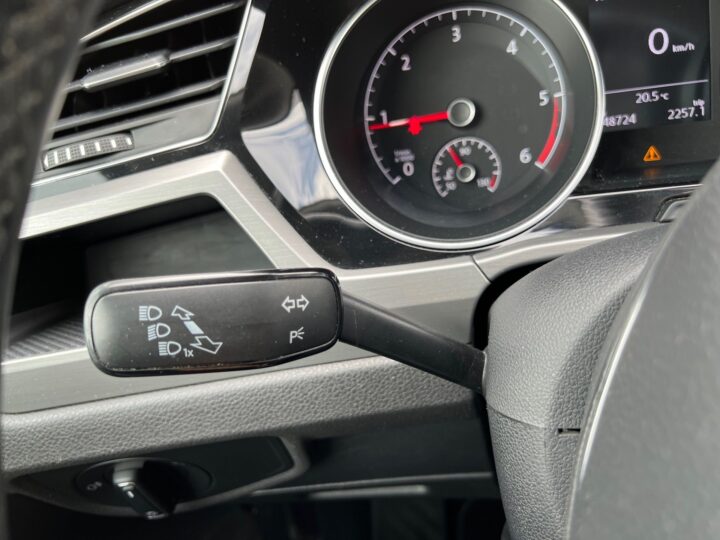 Abbildung Fahrzeugdetailansicht Volkswagen Touran - Nr. 42