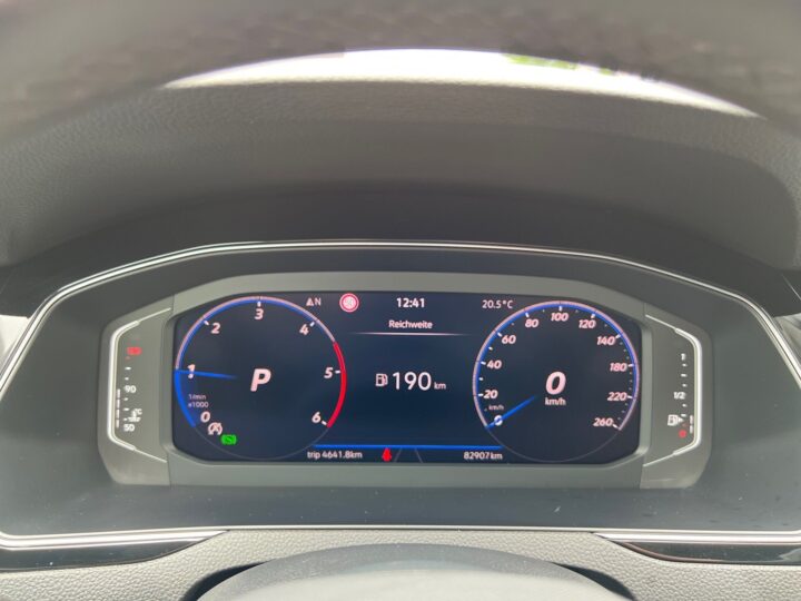Abbildung Fahrzeugdetailansicht Volkswagen Passat Variant - Nr. 16