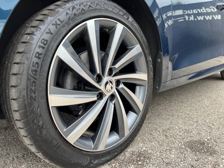 Abbildung Fahrzeugdetailansicht Skoda Octavia - Nr. 37