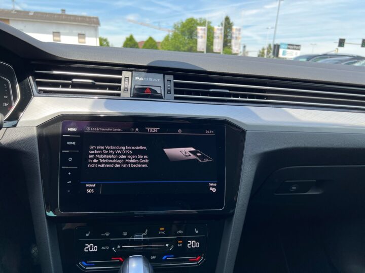 Abbildung Fahrzeugdetailansicht Volkswagen Passat Variant - Nr. 22