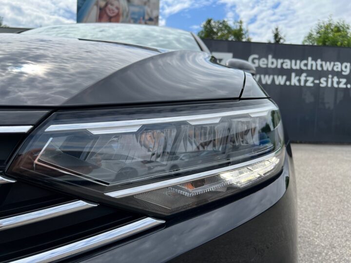 Abbildung Fahrzeugdetailansicht Volkswagen Passat Variant - Nr. 36