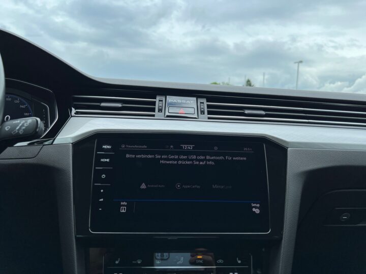 Abbildung Fahrzeugdetailansicht Volkswagen Passat Variant - Nr. 21