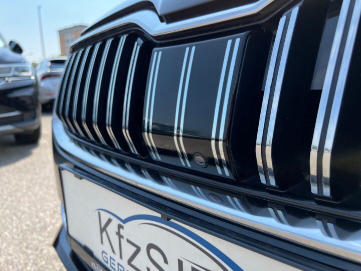 Abbildung Fahrzeugdetailansicht Skoda Superb - Nr. 42