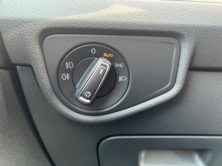 Abbildung Fahrzeugdetailansicht Volkswagen Touran - Nr. 45