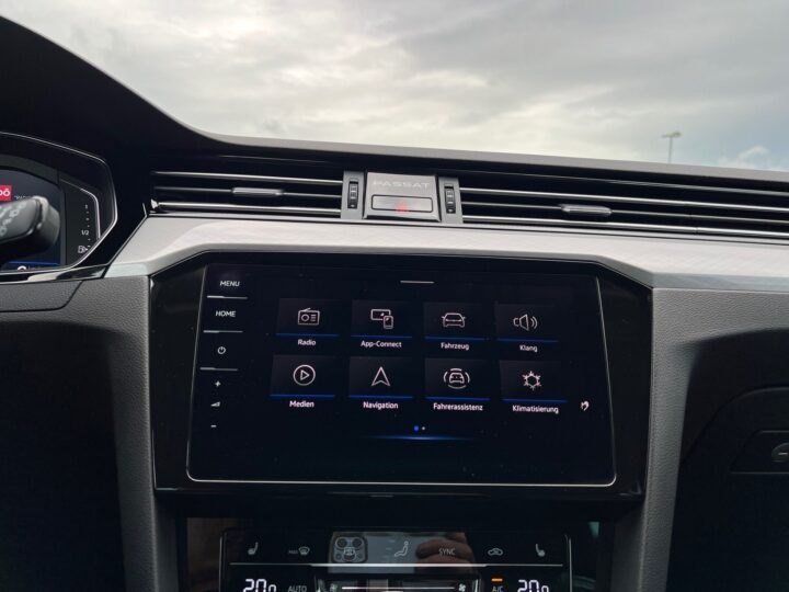Abbildung Fahrzeugdetailansicht Volkswagen Passat Variant - Nr. 18