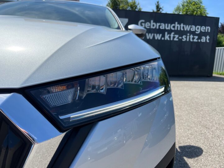 Abbildung Fahrzeugdetailansicht Skoda Octavia - Nr. 33
