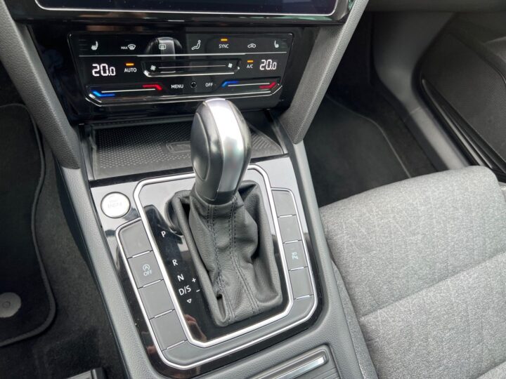 Abbildung Fahrzeugdetailansicht Volkswagen Passat Variant - Nr. 28