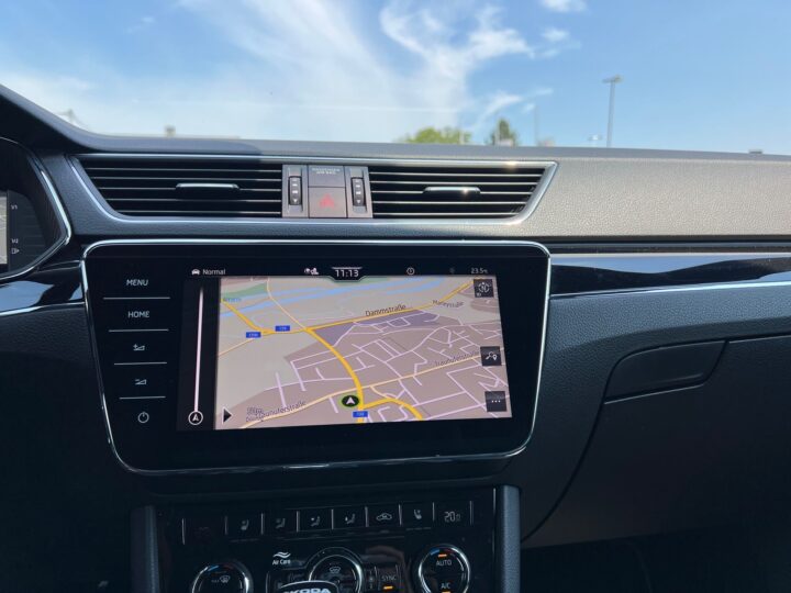 Abbildung Fahrzeugdetailansicht Skoda Superb - Nr. 25