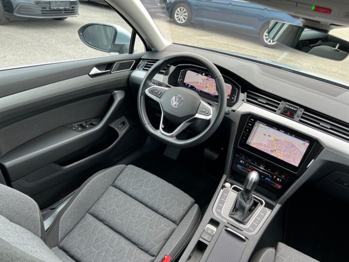 Abbildung Fahrzeugdetailansicht Volkswagen Passat Variant - Nr. 11