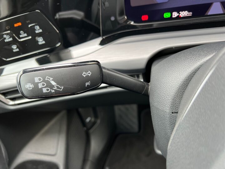 Abbildung Fahrzeugdetailansicht Volkswagen Golf Variant - Nr. 42
