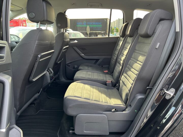 Abbildung Fahrzeugdetailansicht Volkswagen Touran - Nr. 13