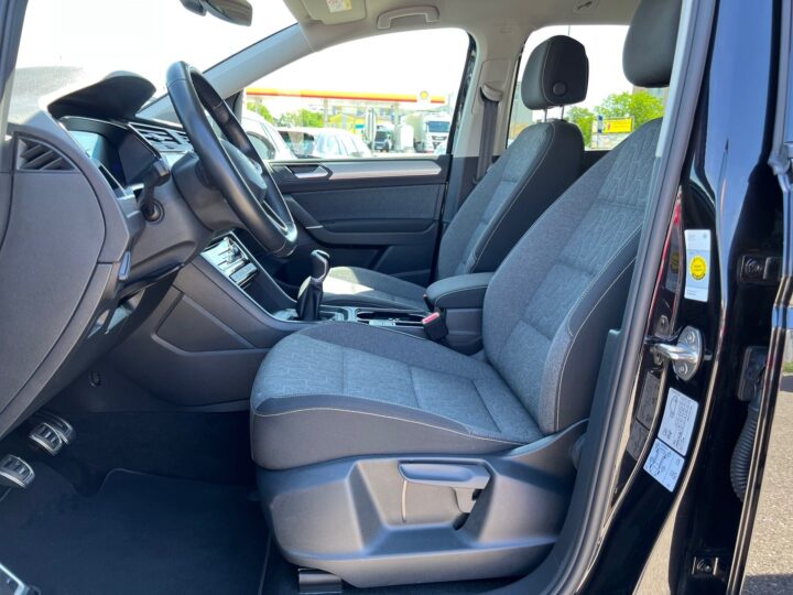 Abbildung Fahrzeugdetailansicht Volkswagen Touran - Nr. 12