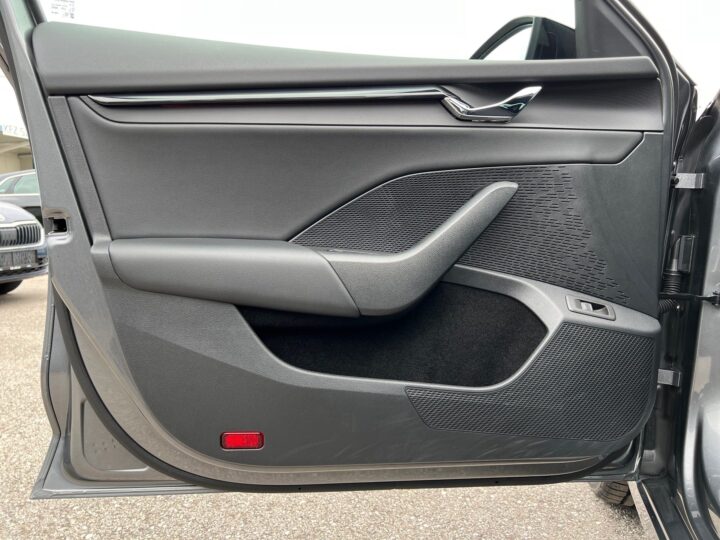 Abbildung Fahrzeugdetailansicht Skoda Octavia - Nr. 30