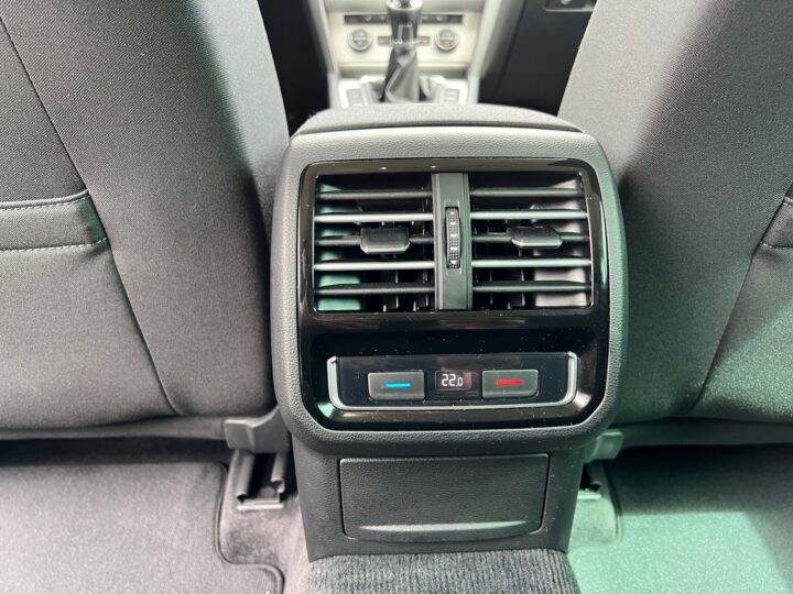 Abbildung Fahrzeugdetailansicht Volkswagen Passat Variant - Nr. 32