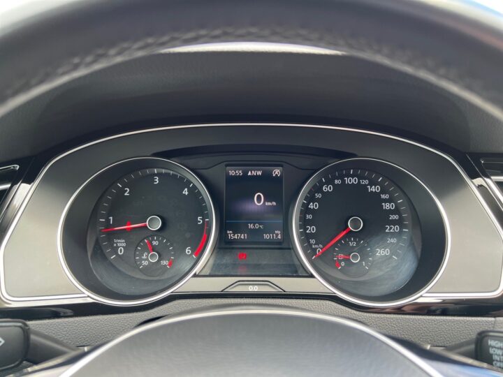 Abbildung Fahrzeugdetailansicht Volkswagen Passat Variant - Nr. 16
