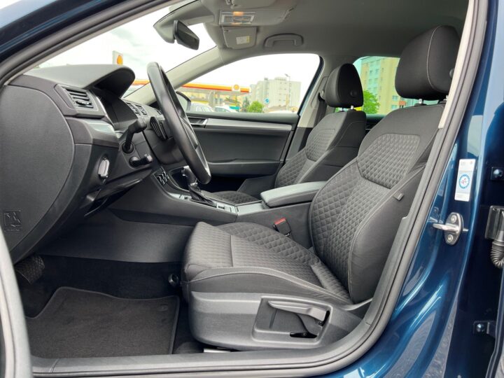 Abbildung Fahrzeugdetailansicht Skoda Superb - Nr. 12