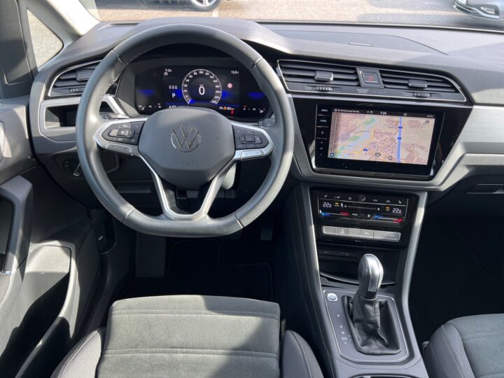Abbildung Fahrzeugdetailansicht Volkswagen Touran - Nr. 10