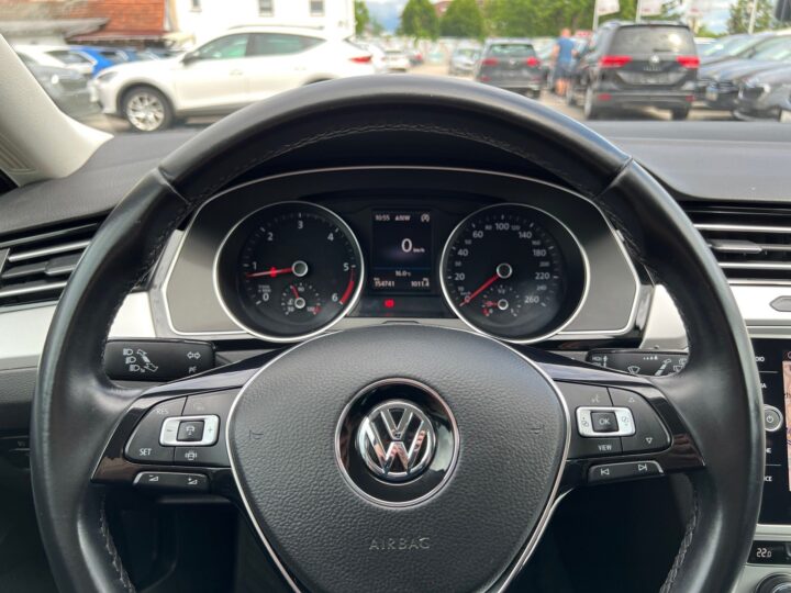 Abbildung Fahrzeugdetailansicht Volkswagen Passat Variant - Nr. 15