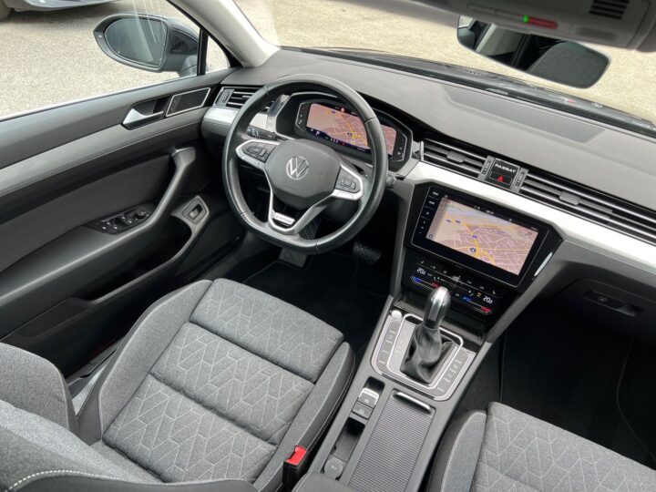 Abbildung Fahrzeugdetailansicht Volkswagen Passat Variant - Nr. 11