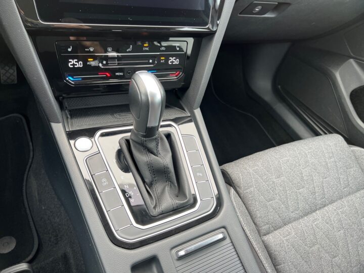 Abbildung Fahrzeugdetailansicht Volkswagen Passat Variant - Nr. 28