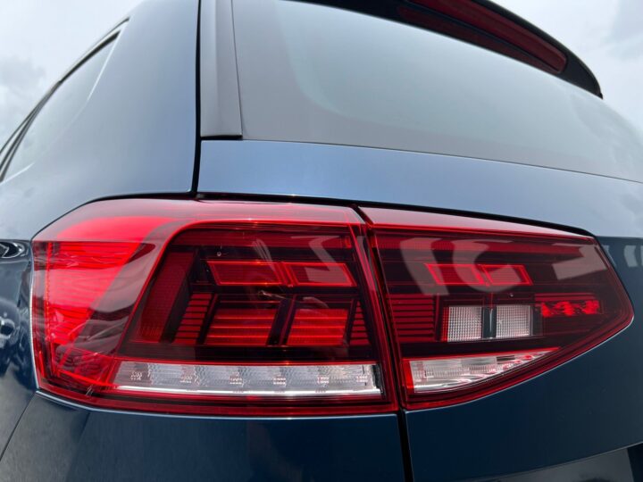 Abbildung Fahrzeugdetailansicht Volkswagen Passat Variant - Nr. 39
