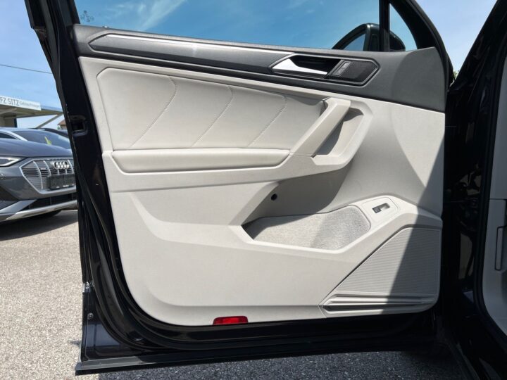 Abbildung Fahrzeugdetailansicht Volkswagen Tiguan - Nr. 30